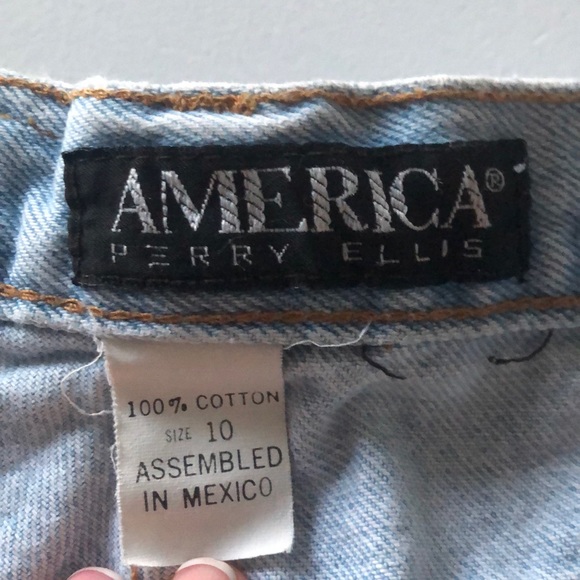 Perry Ellis America denim shorts (Vintage) - Picture 2 of 3